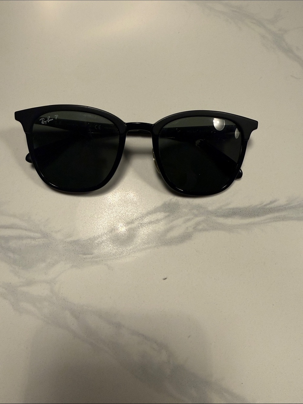 Ray-Ban Black Polarized Men's Sunglasses - Classic Wayfarer Style